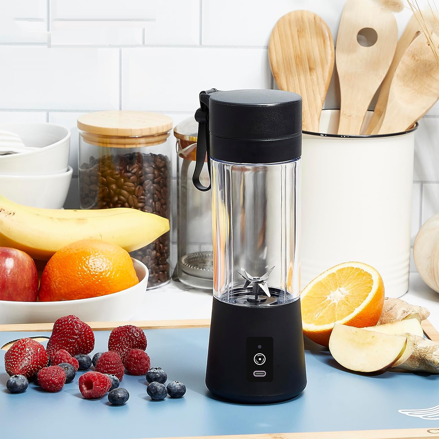 Kitchen Appliances - เครื่องใช้ในครัวขนาดเล็กสำหรับใช้ส่วนตัว ยอดขายอันดับหนึ่งจากผู้ผลิต เครื่องปั่นแบบพกพา ชาร์จไฟได้ 6 ใบมีด